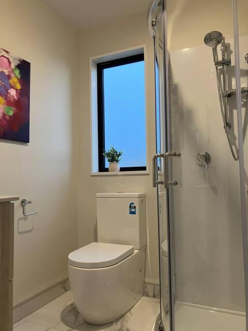 2-Bedroom Ensuite, Close To City, Comfortable, Accessible With Own Parking Крайстчёрч Экстерьер фото